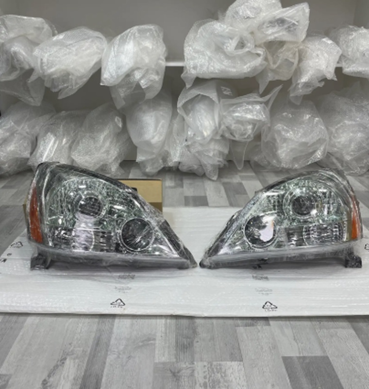 Передние фары на Lexus GX470 2007